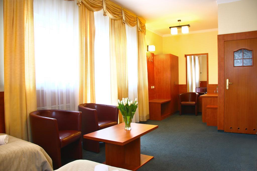 Hotelik & Restauracja Amber Raszyn Kamer foto