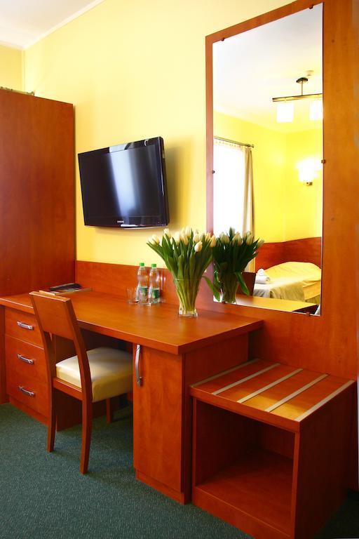 Hotelik & Restauracja Amber Raszyn Kamer foto